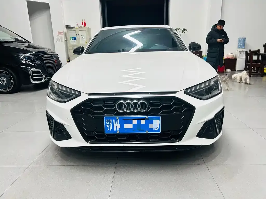 Audi A4L 2022 из CN, фото 2