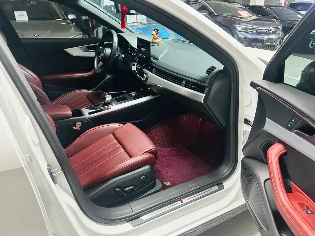 Audi A4L 2022 из CN, фото 9