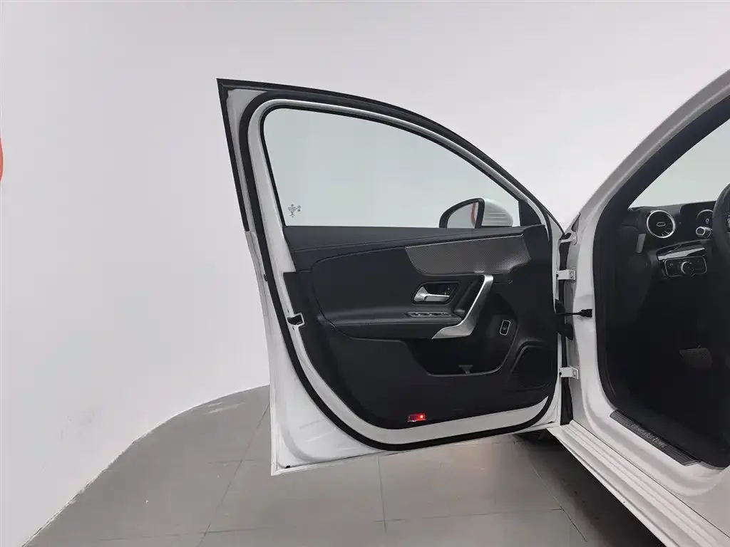 Mercedes-Benz A-Class 2021 из CN, фото 4