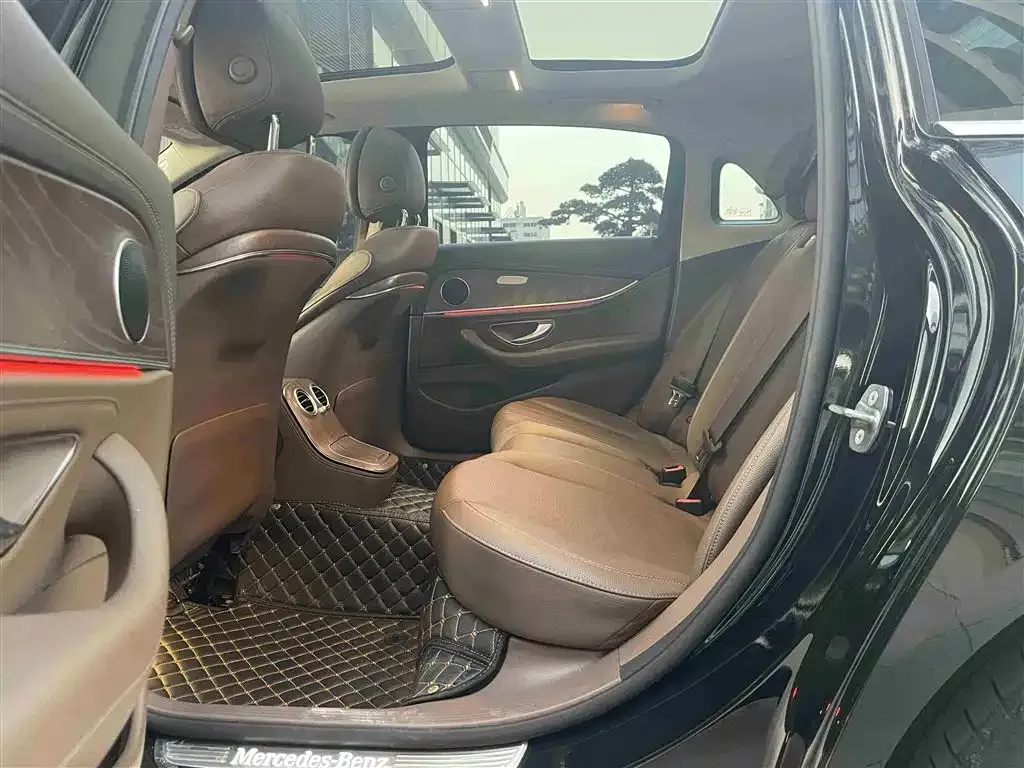 Mercedes-Benz E-Class 2023 из CN, фото 8