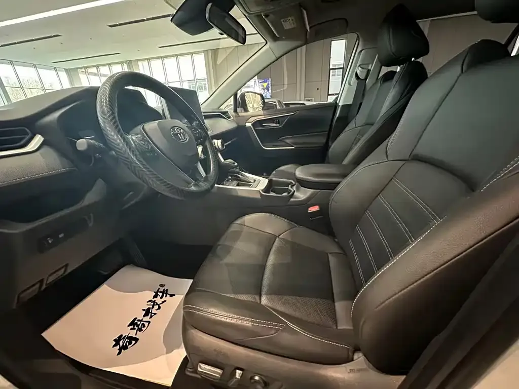 Toyota Wildlander 2021 из CN, фото 7