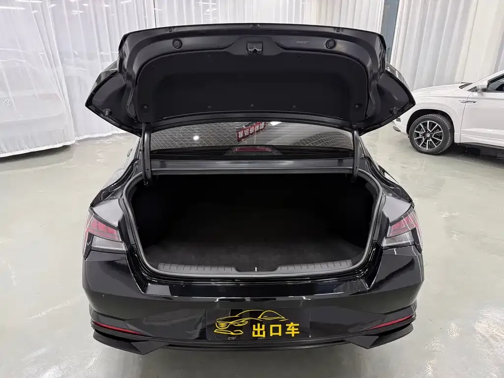 Hyundai Elantra 2022 из CN, фото 2