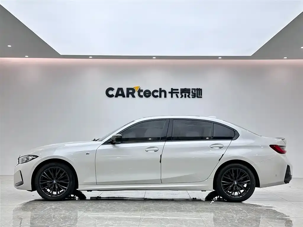 BMW 3 Series 2023 из CN, фото 2