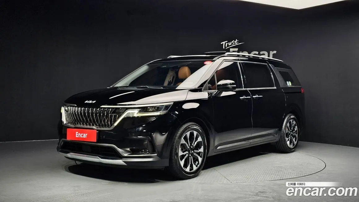 Kia Carnival — фото 1