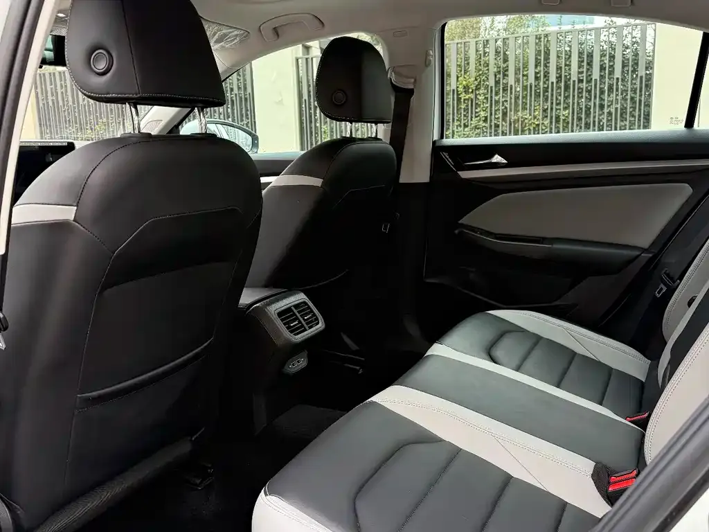 Volkswagen Bora 2023 из CN, фото 3