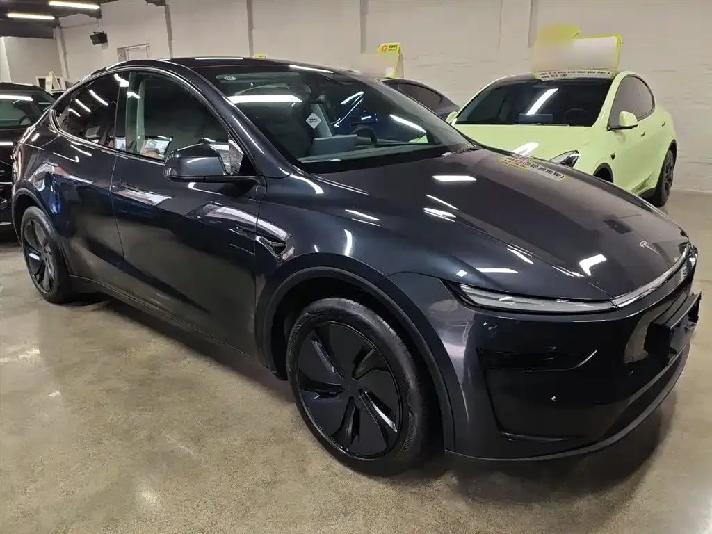 Tesla Model Y 2025 из CN, фото 10