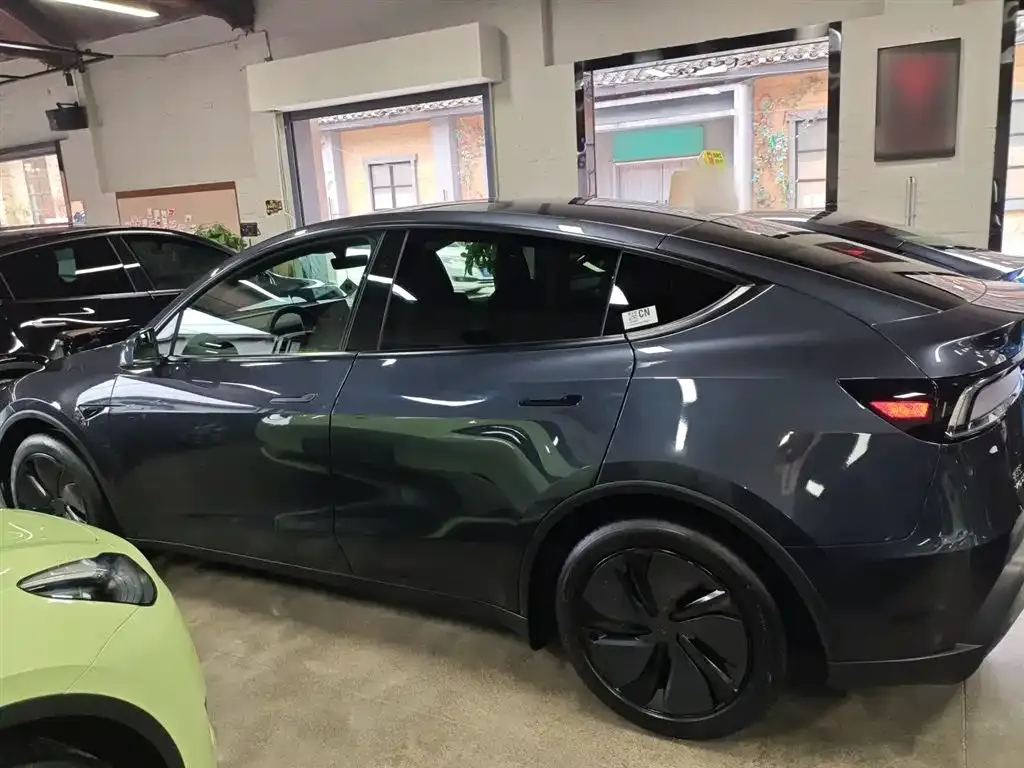 Tesla Model Y 2025 из CN, фото 8