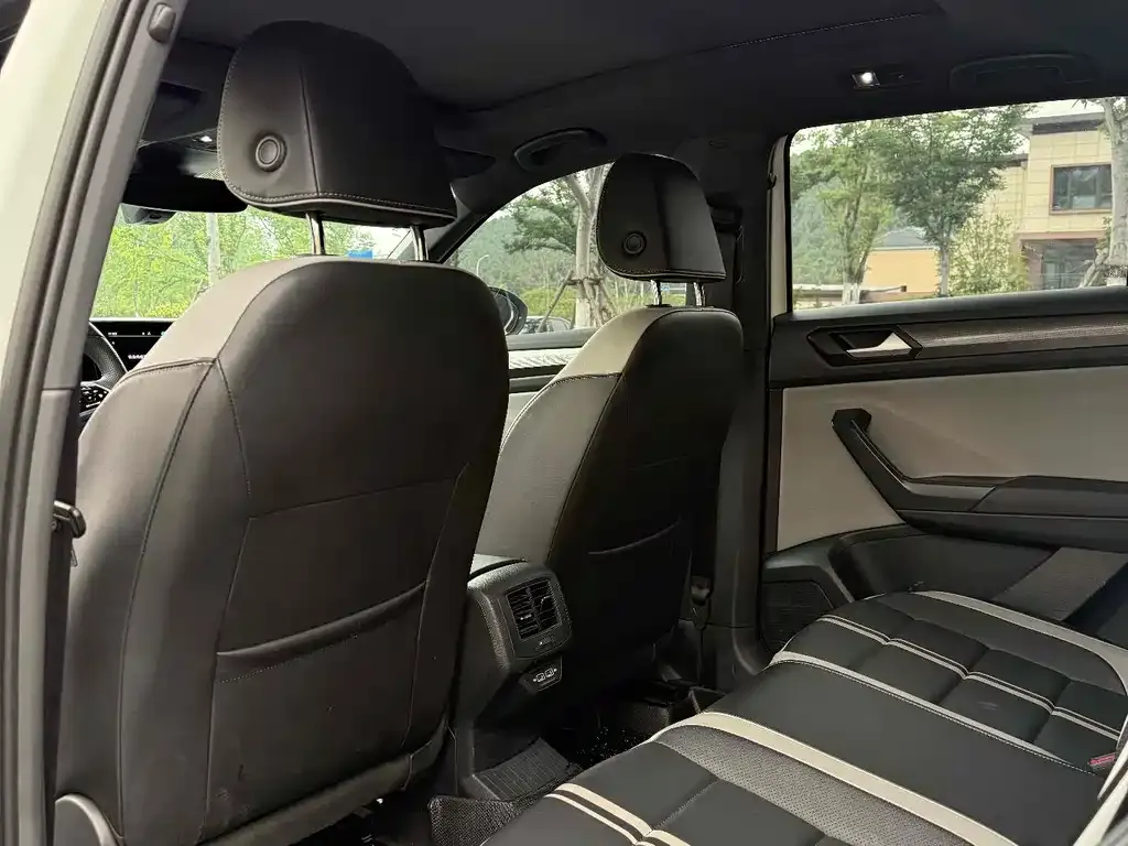 Volkswagen T-Roc 2023 из CN, фото 6