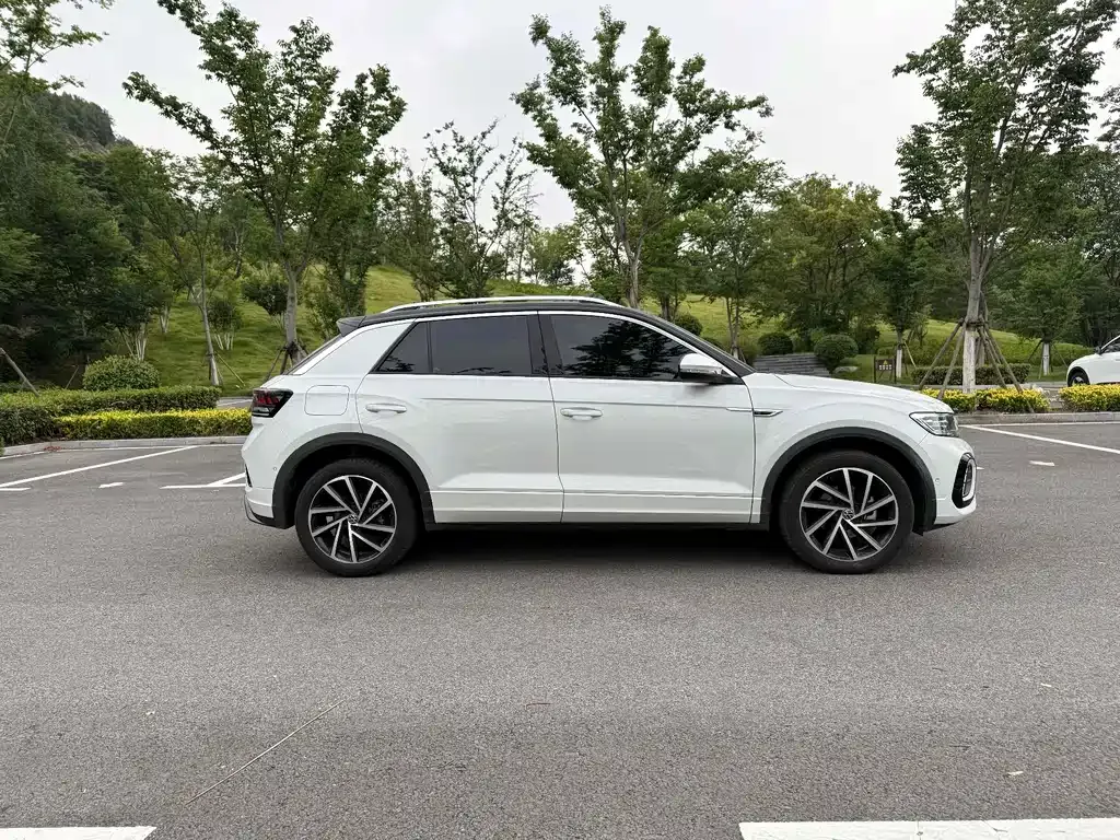 Volkswagen T-Roc 2023 из CN, фото 9
