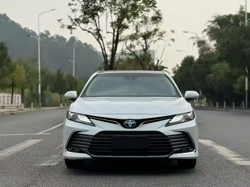 Toyota Camry 2022 из CN, фото 2