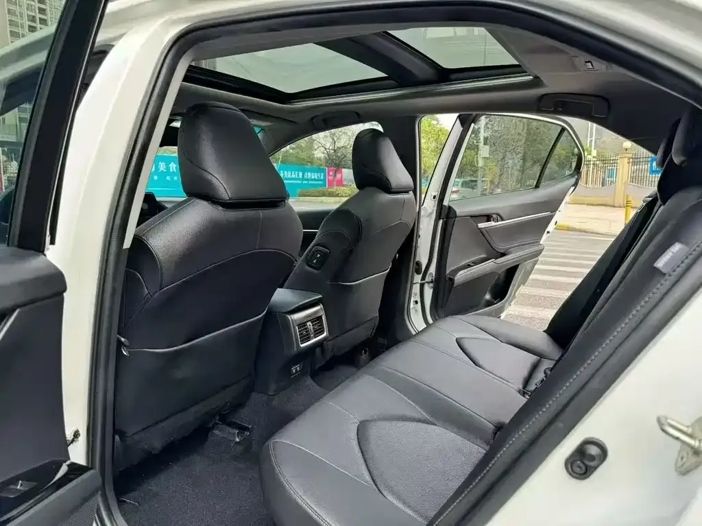 Toyota Camry 2022 из CN, фото 5