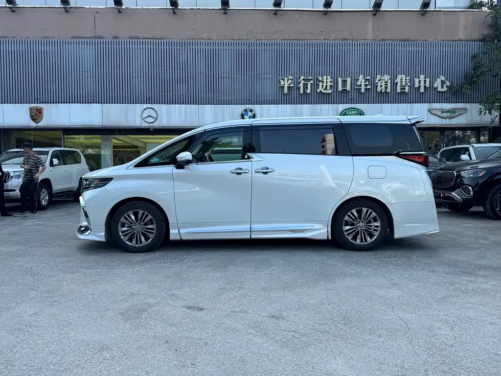 Toyota Alphard 2025 из CN, фото 9