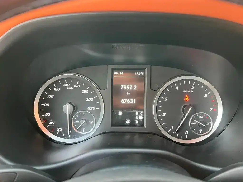 Mercedes-Benz Vito 2023 из CN, фото 7