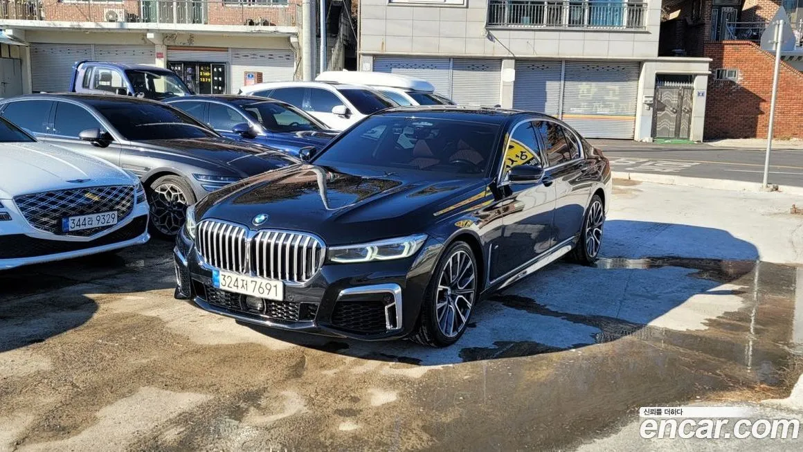 BMW 7-Series — фото 1