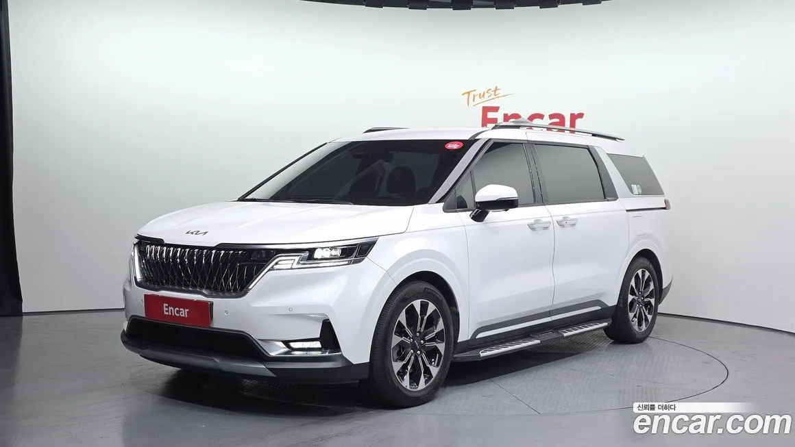 Kia Carnival — фото 1