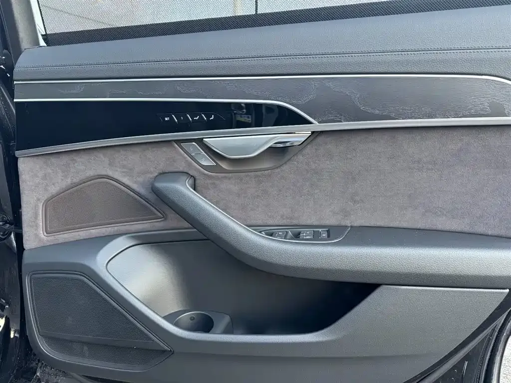 Audi A8 2025 из CN, фото 6
