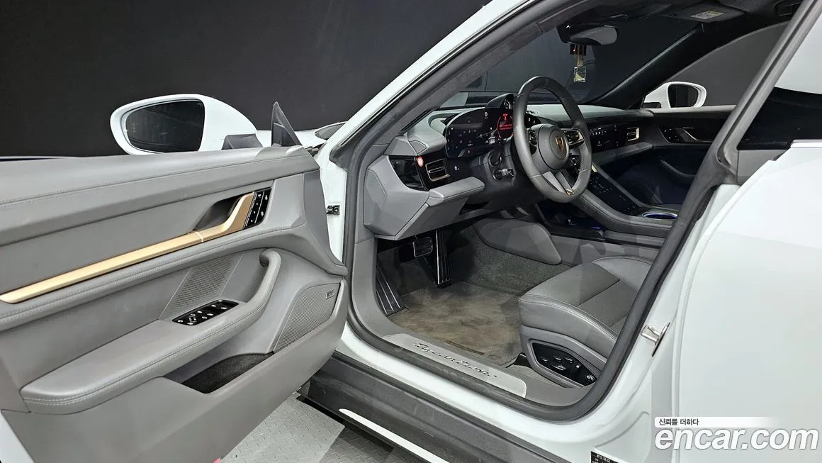 Porsche Taycan 2021 из KR, фото 10