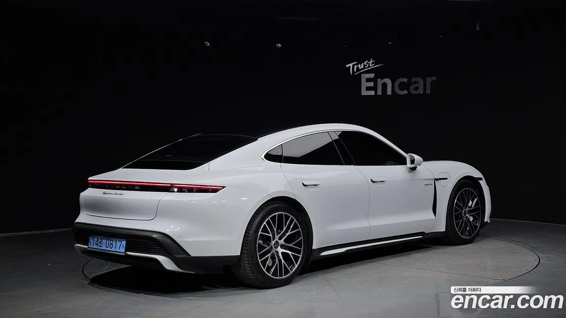 Porsche Taycan 2021 из KR, фото 2
