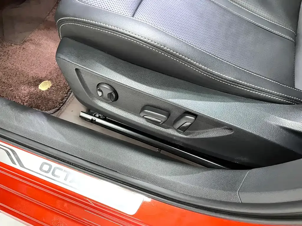 Skoda Octavia 2021 из CN, фото 10