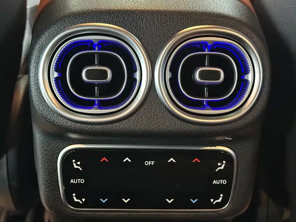 Mercedes-Benz GLC 2023 из CN, фото 9