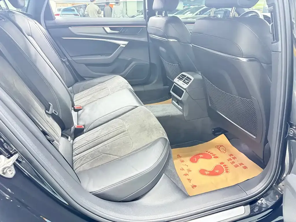 Audi A6L 2022 из CN, фото 10