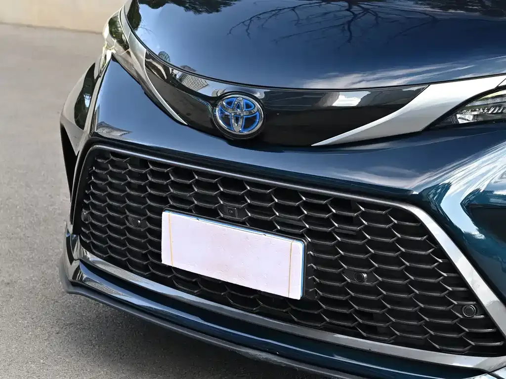 Toyota Granvia 2023 из CN, фото 3