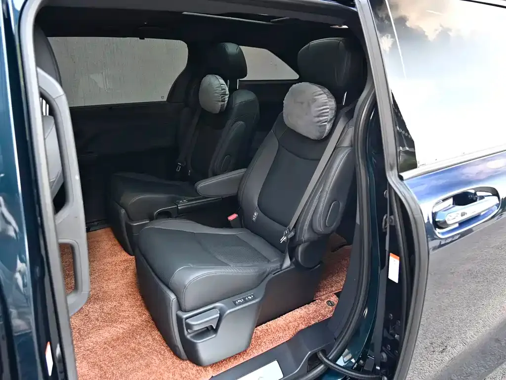 Toyota Granvia 2023 из CN, фото 8