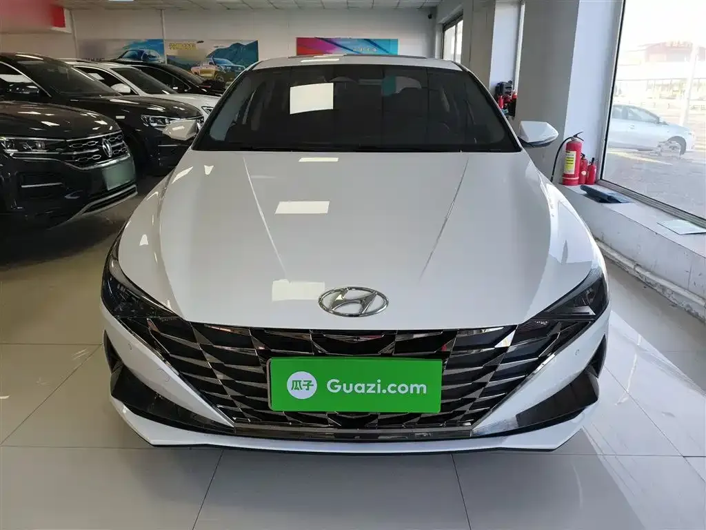 Hyundai Elantra 2023 из CN, фото 3