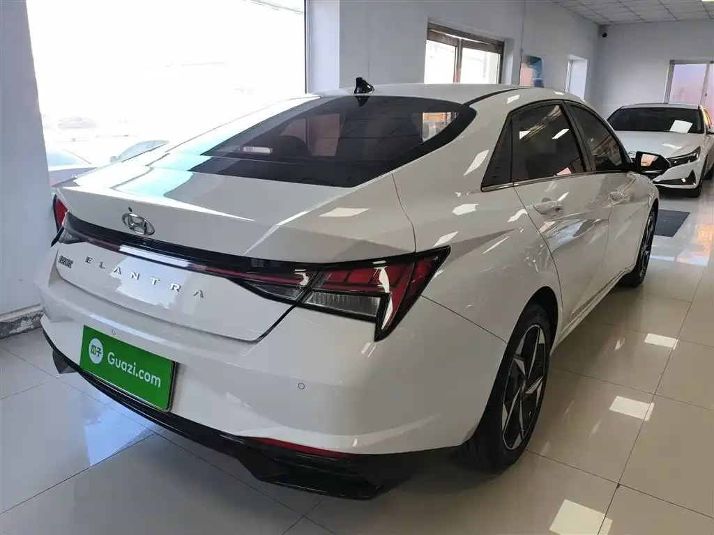 Hyundai Elantra 2023 из CN, фото 8