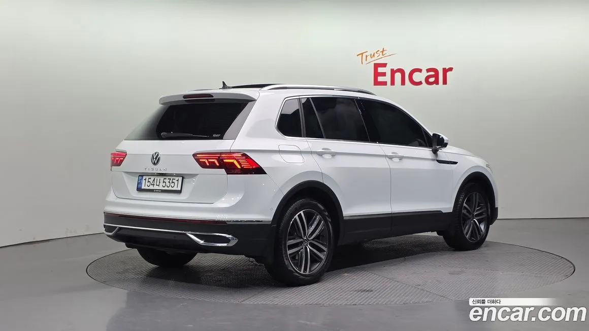 Volkswagen Tiguan — фото 4