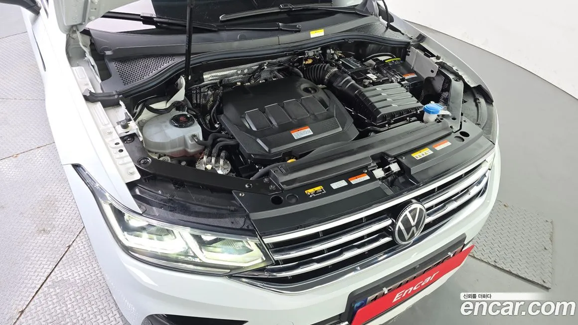 Volkswagen Tiguan — фото 9