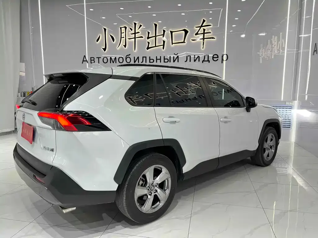 Toyota RAV4 2023 из CN, фото 3