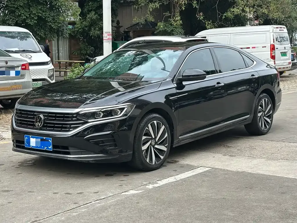 Volkswagen Passat 2023 из CN, фото 1