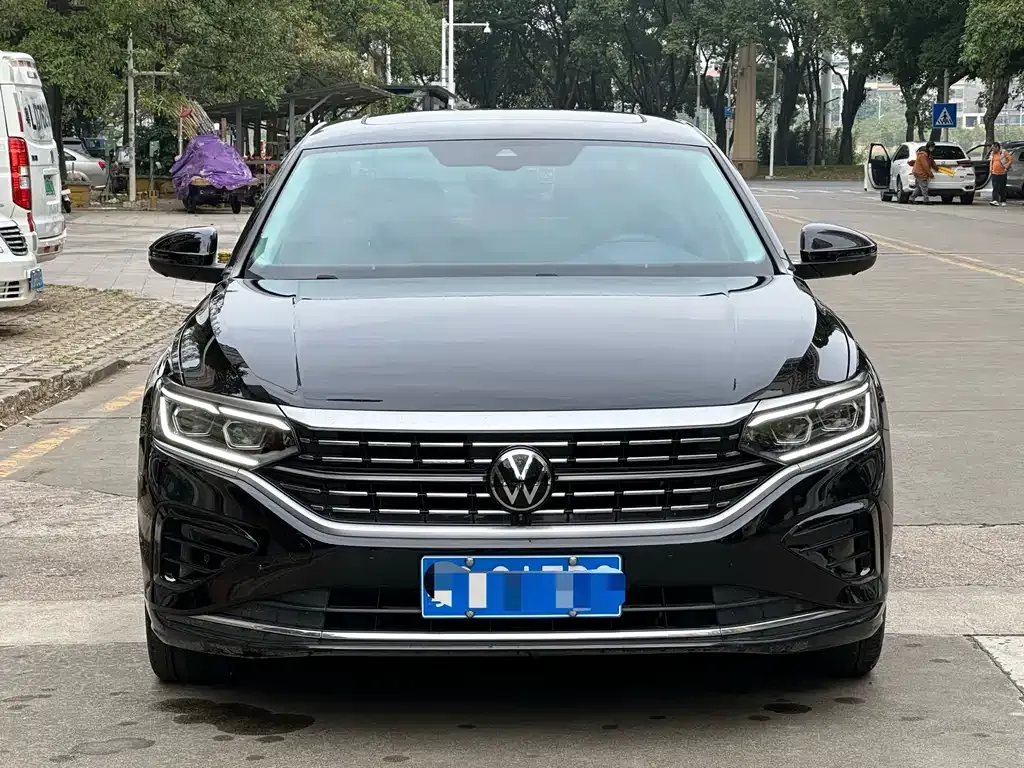 Volkswagen Passat 2023 из CN, фото 2