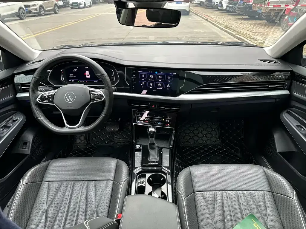 Volkswagen Passat 2023 из CN, фото 3