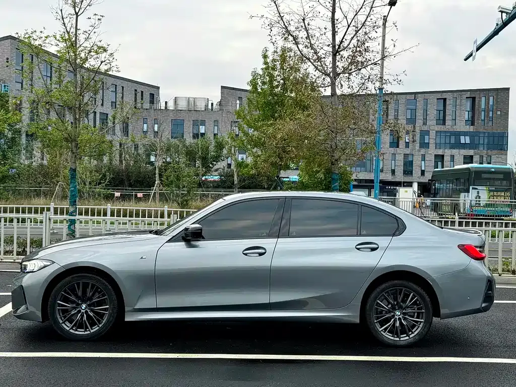 BMW 3 Series 2024 из CN, фото 9