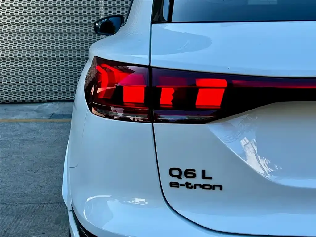 Audi Q6L e-tron — фото 6