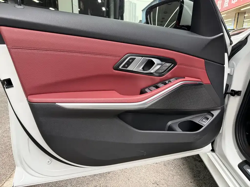 BMW 3 Series 2024 из CN, фото 8