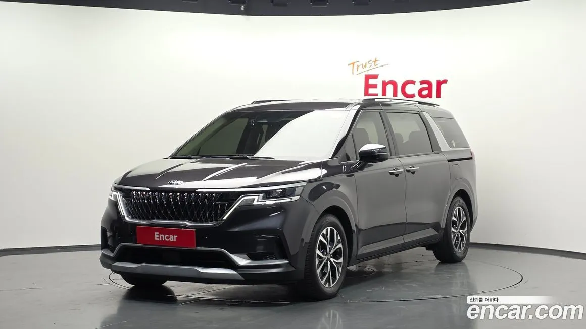 Kia Carnival — фото 1