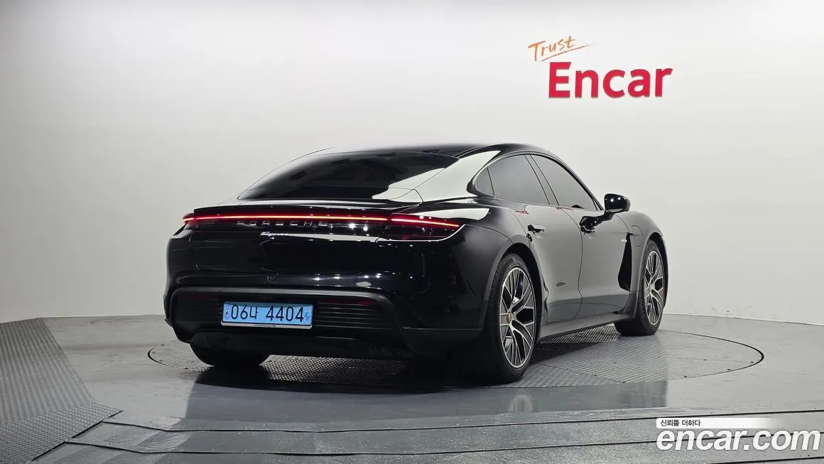 Porsche Taycan 2024 из KR, фото 4