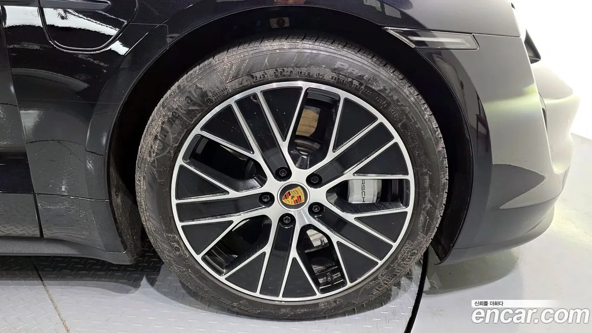 Porsche Taycan 2024 из KR, фото 8