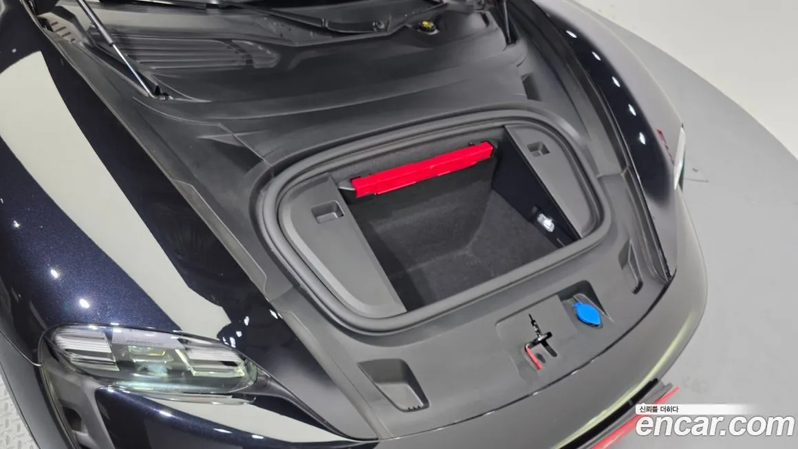 Porsche Taycan 2024 из KR, фото 6