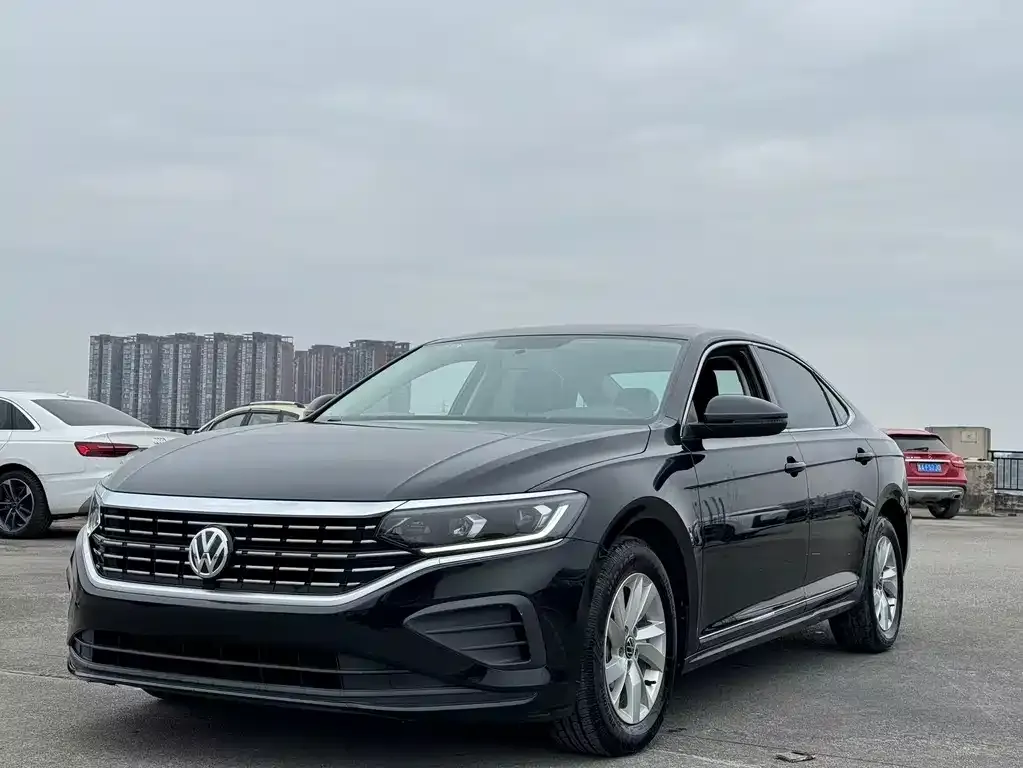 Volkswagen Passat 2023 из CN, фото 1