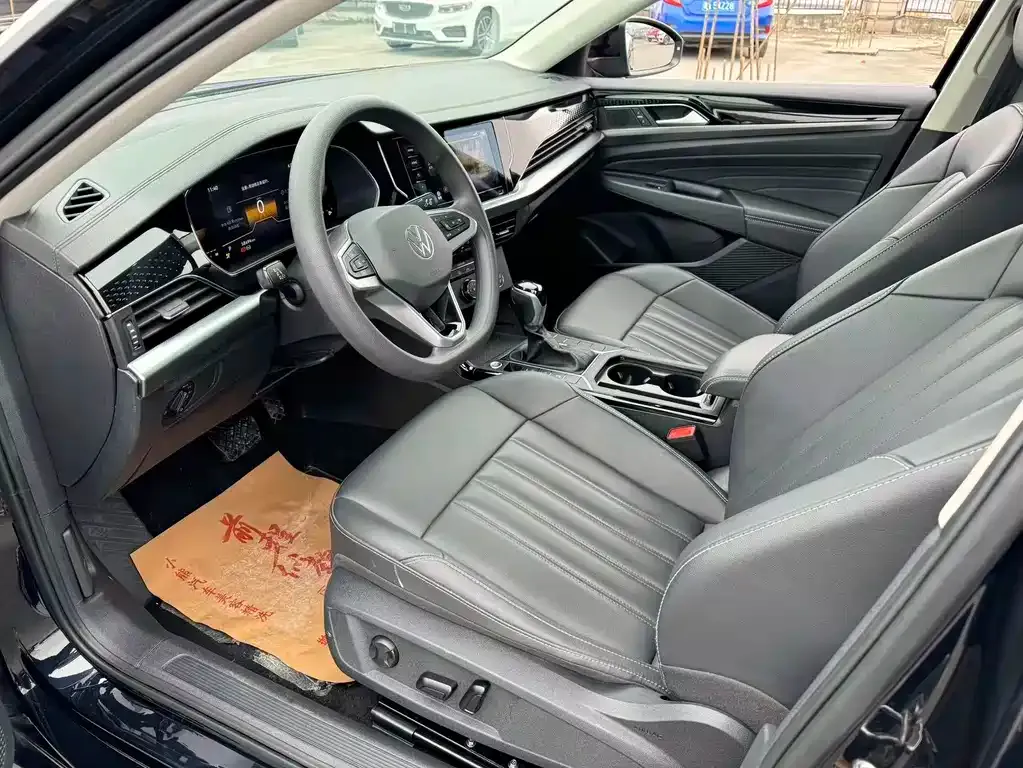 Volkswagen Passat 2023 из CN, фото 5