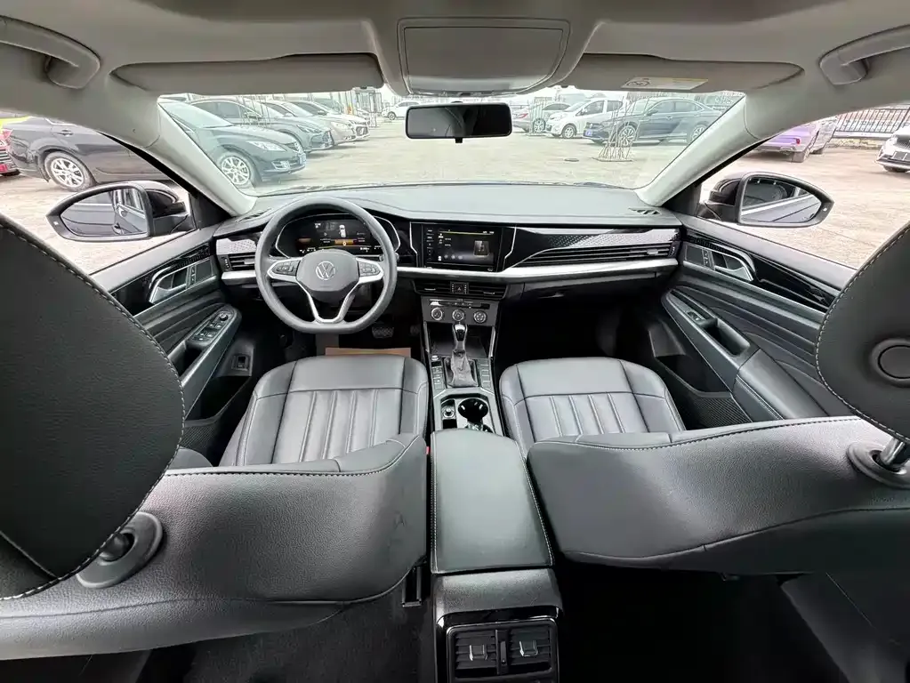 Volkswagen Passat 2023 из CN, фото 6