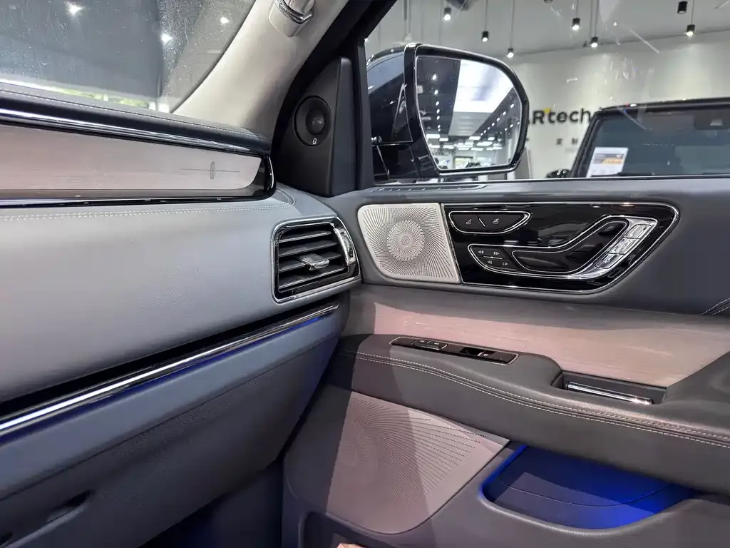 Lincoln Navigator 2023 из CN, фото 8