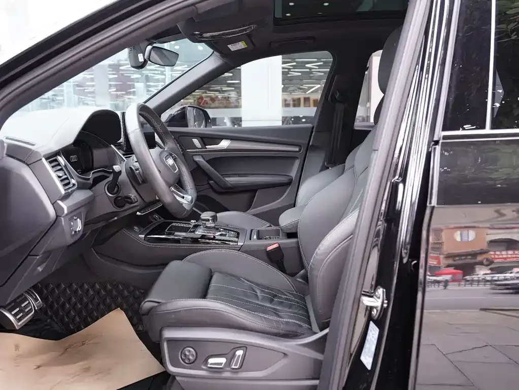 Audi Q5L 2024 из CN, фото 6