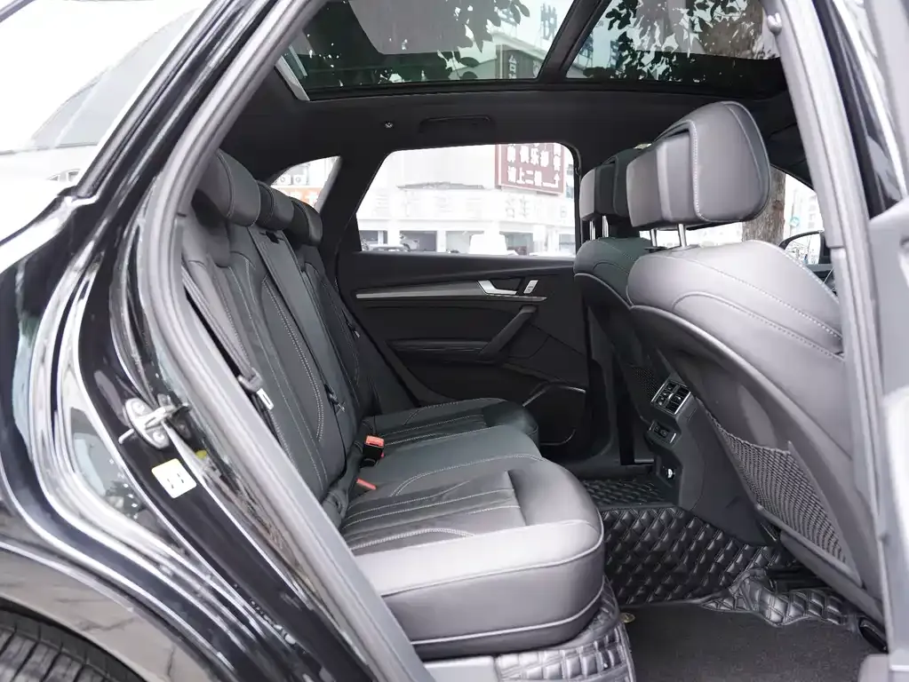 Audi Q5L 2024 из CN, фото 2
