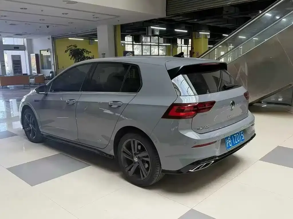 Volkswagen Golf 2024 из CN, фото 4