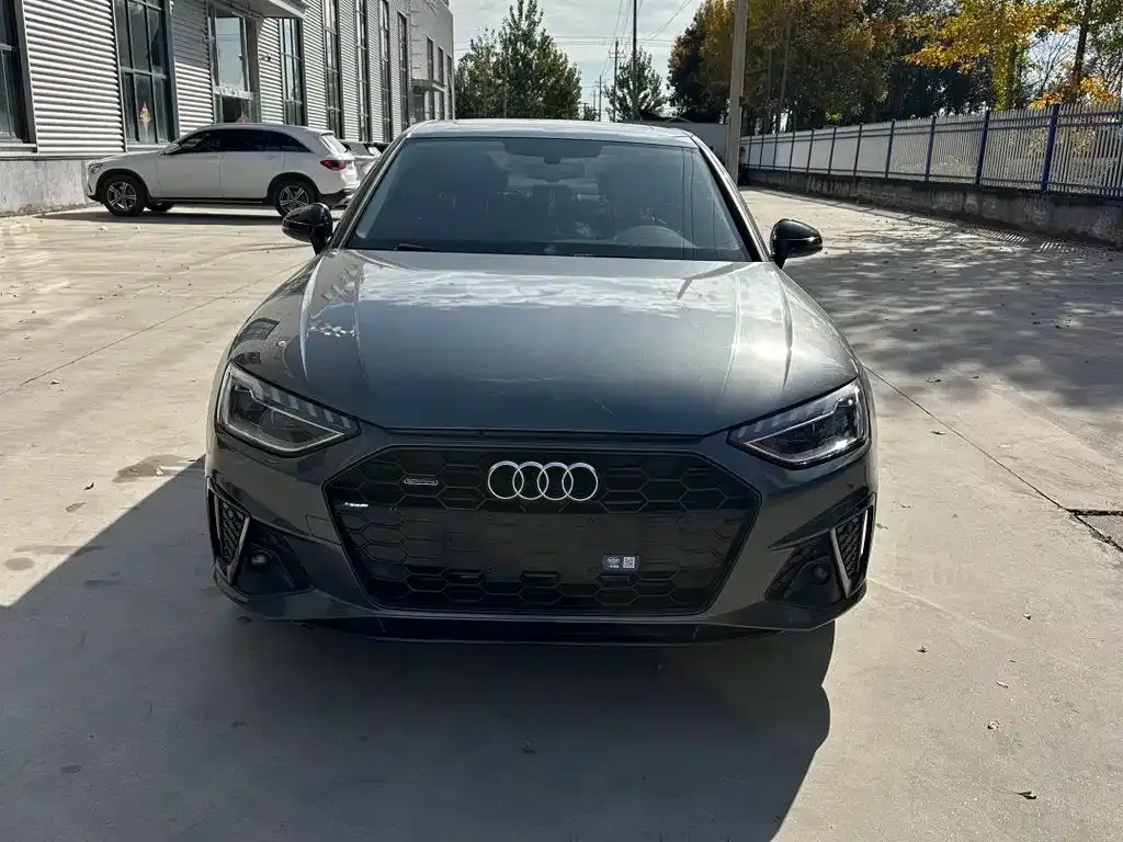 Audi A4L 2023 из CN, фото 2